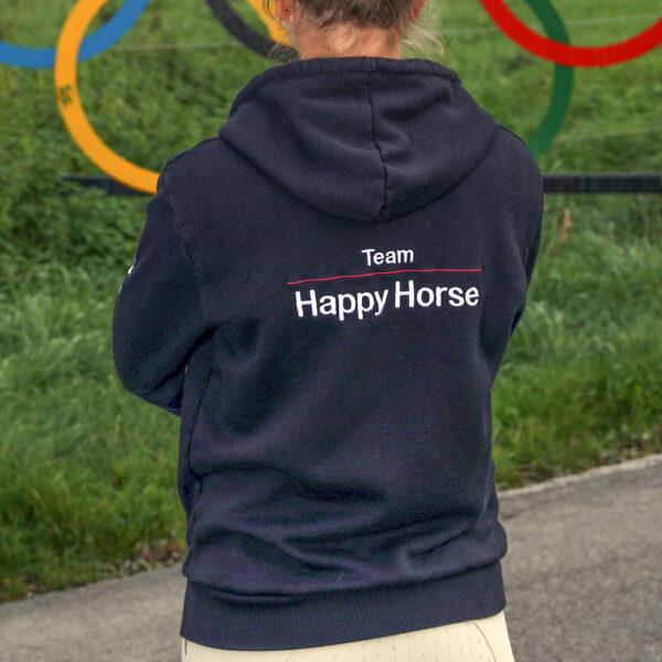 Reiterin mit Happy Horse Hoody von hinten